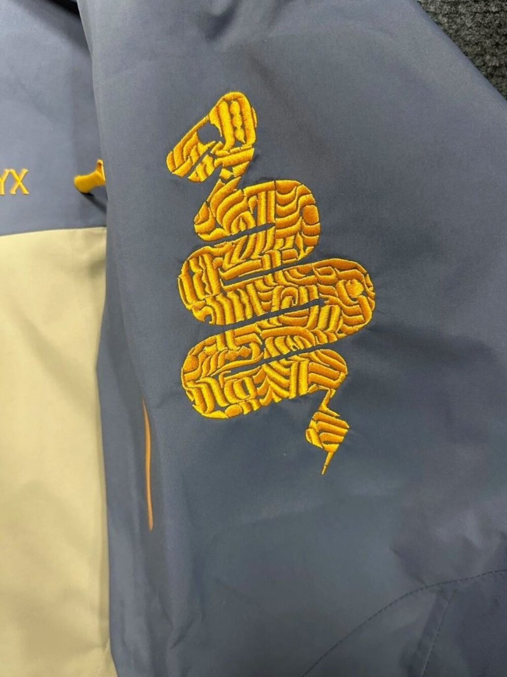 Arc'teryx Alpha SV Jacket - Picture 2 of 6